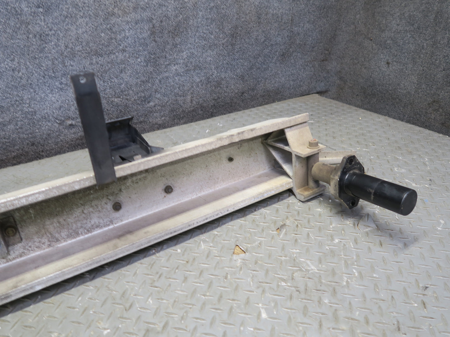 1987 Porsche 928 Rear Bumper Impact Reinforcement Bar w Absorbers 59K Miles