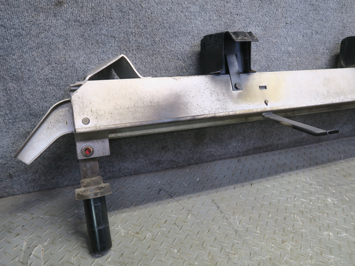 1987 Porsche 928 Rear Bumper Impact Reinforcement Bar w Absorbers 59K Miles
