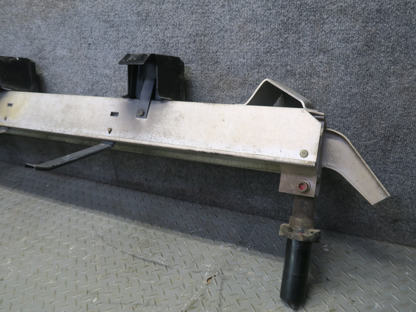 1987 Porsche 928 Rear Bumper Impact Reinforcement Bar w Absorbers 59K Miles