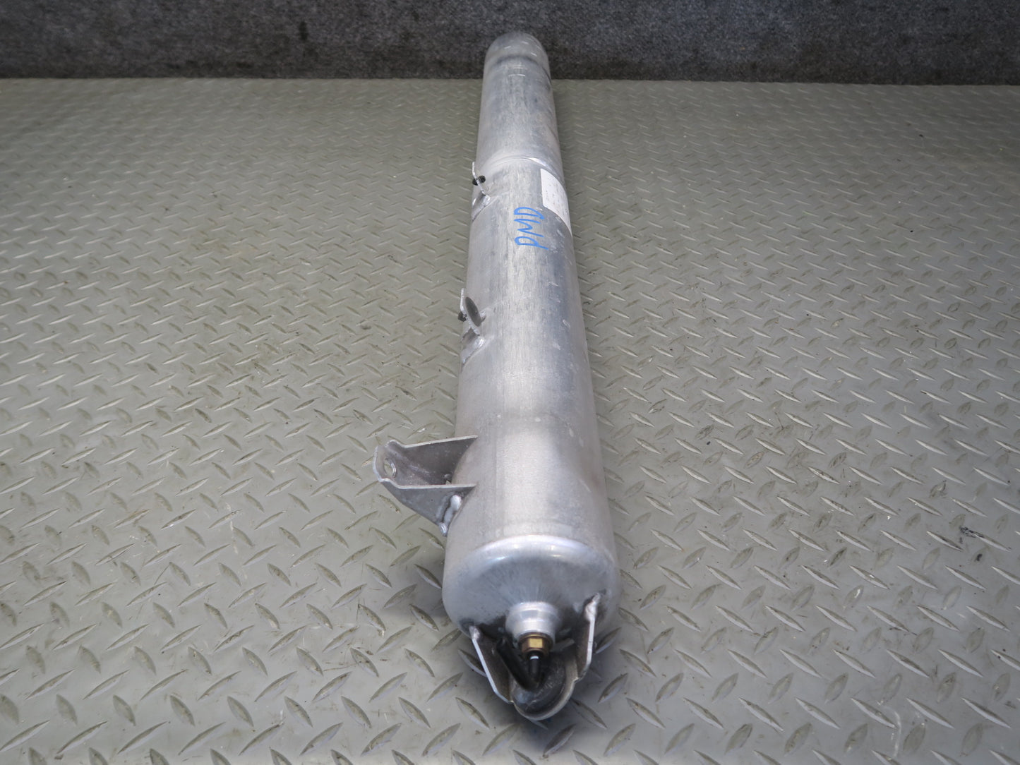2015-2024 Porsche Macan Air Suspension Pressure Accumulator Tank 95B616201A