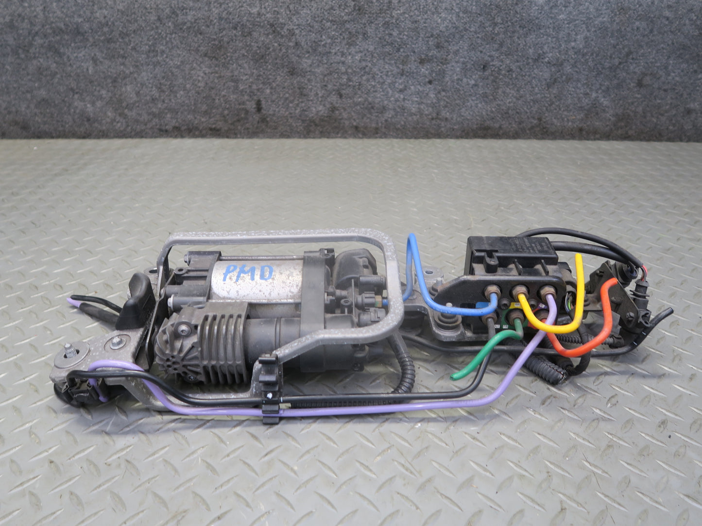 2015-2018 Porsche Macan Air Suspension Compressor Pump w Valve Block 87K Miles