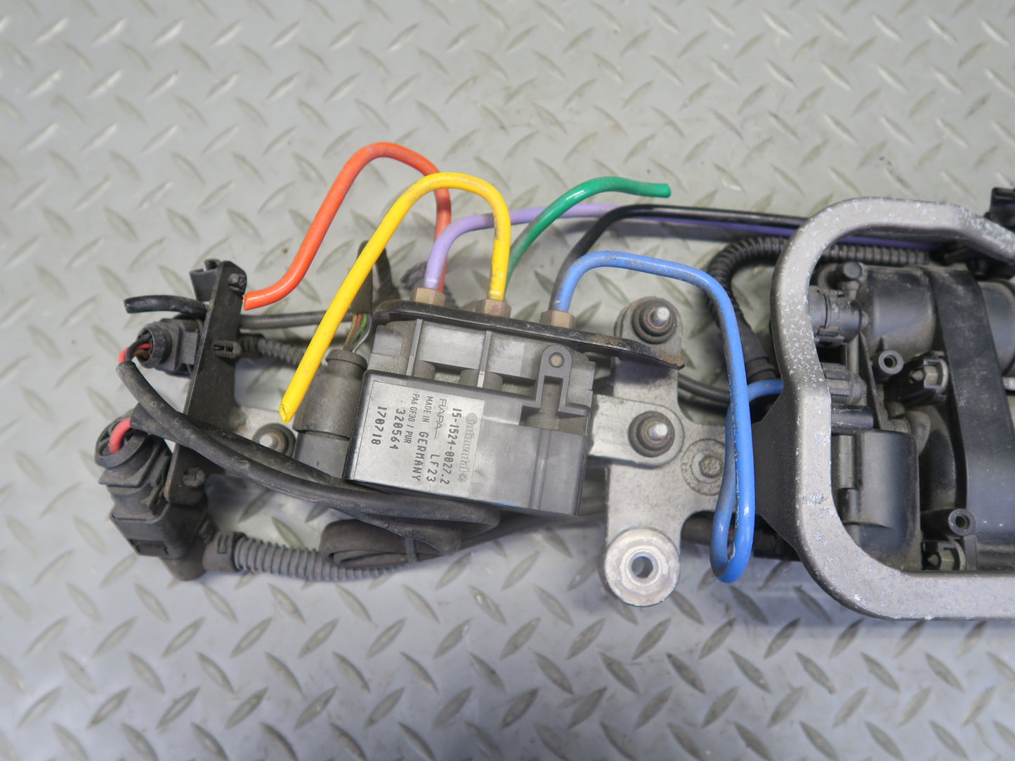 2015-2018 Porsche Macan Air Suspension Compressor Pump w Valve Block 87K Miles