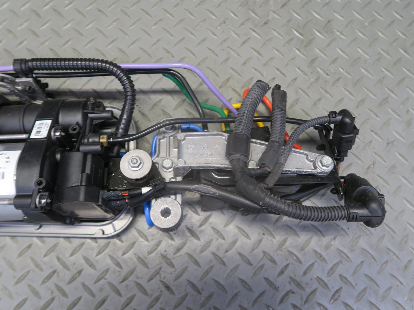 2015-2018 Porsche Macan Air Suspension Compressor Pump w Valve Block 87K Miles