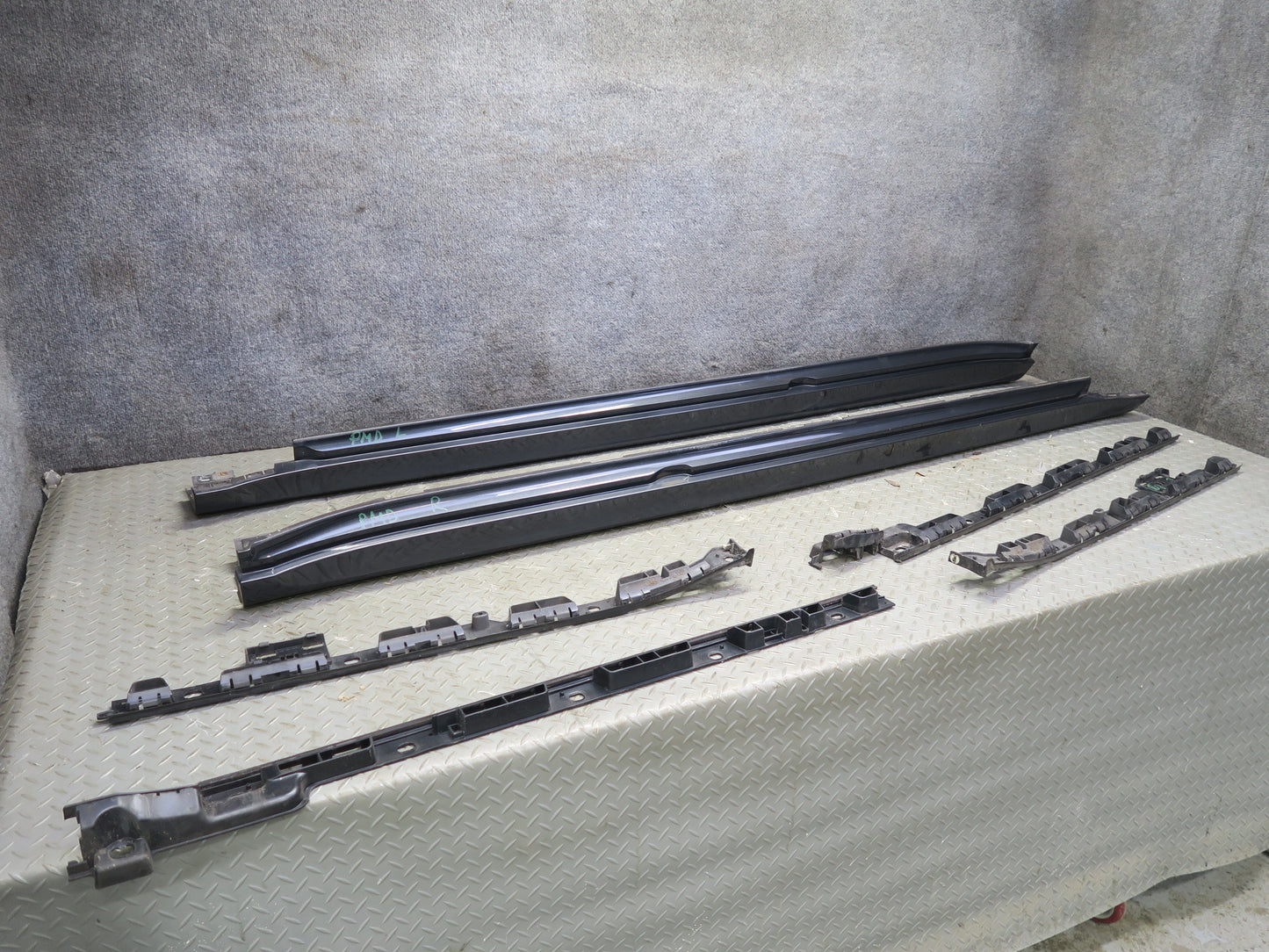 2015-2024 Porsche Macan Left & Right Side Skirt Rocker Panel Molding Bracket Set