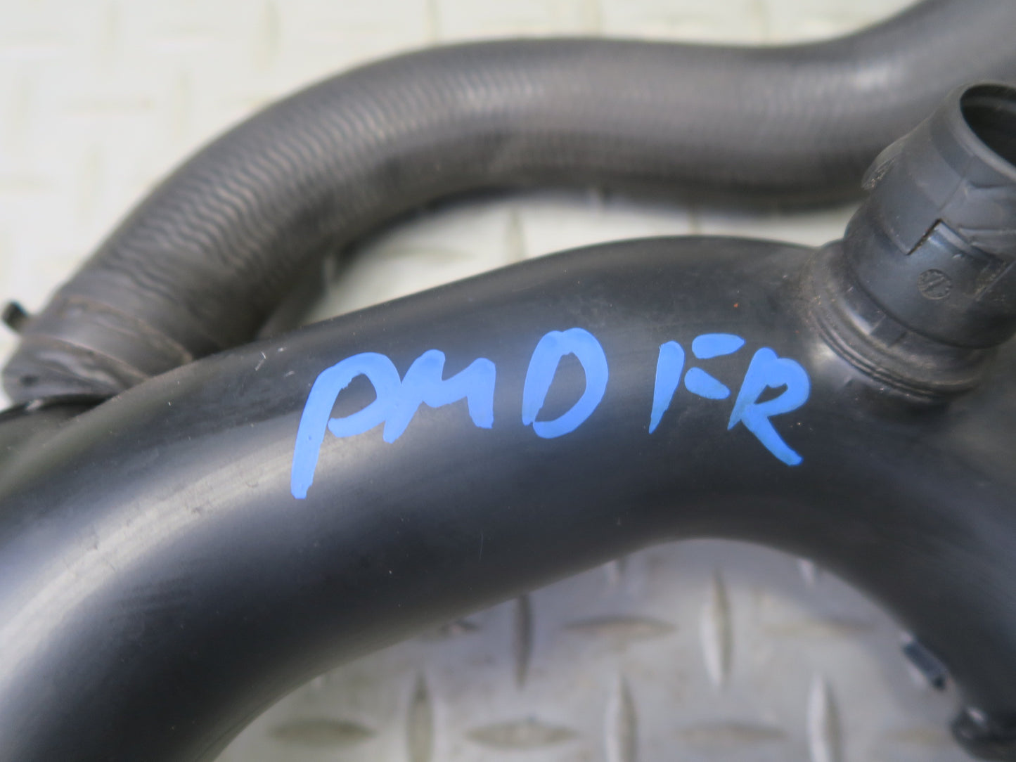 2015-2018 Porsche Macan 3.0L Right Engine Air Intake Hose Pipe Line