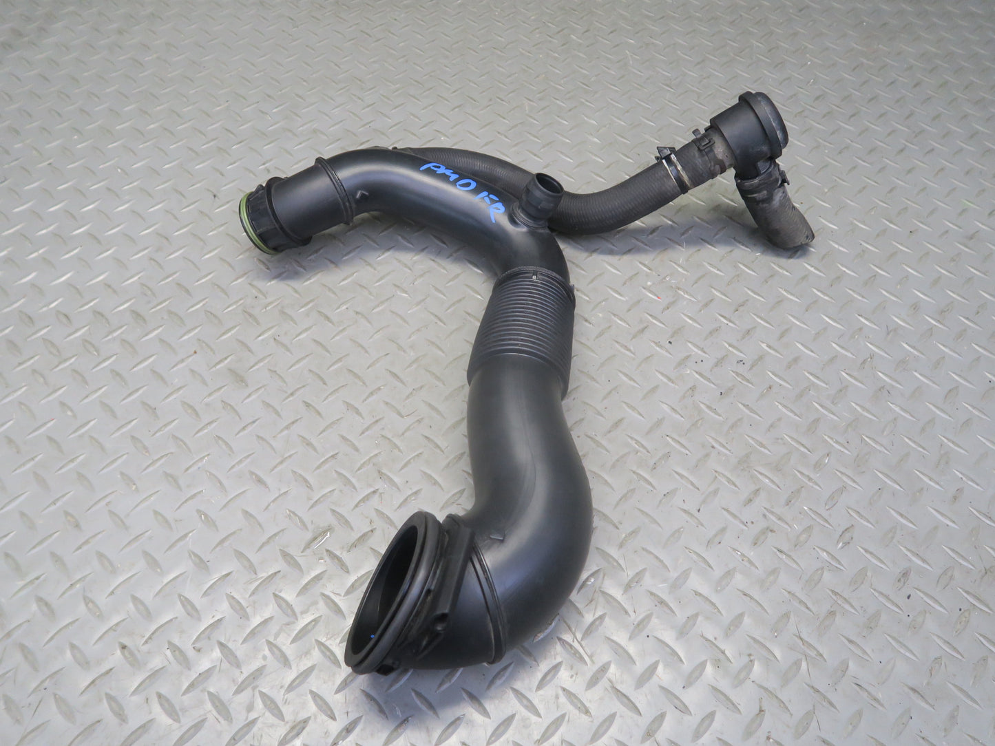 2015-2018 Porsche Macan 3.0L Right Engine Air Intake Hose Pipe Line