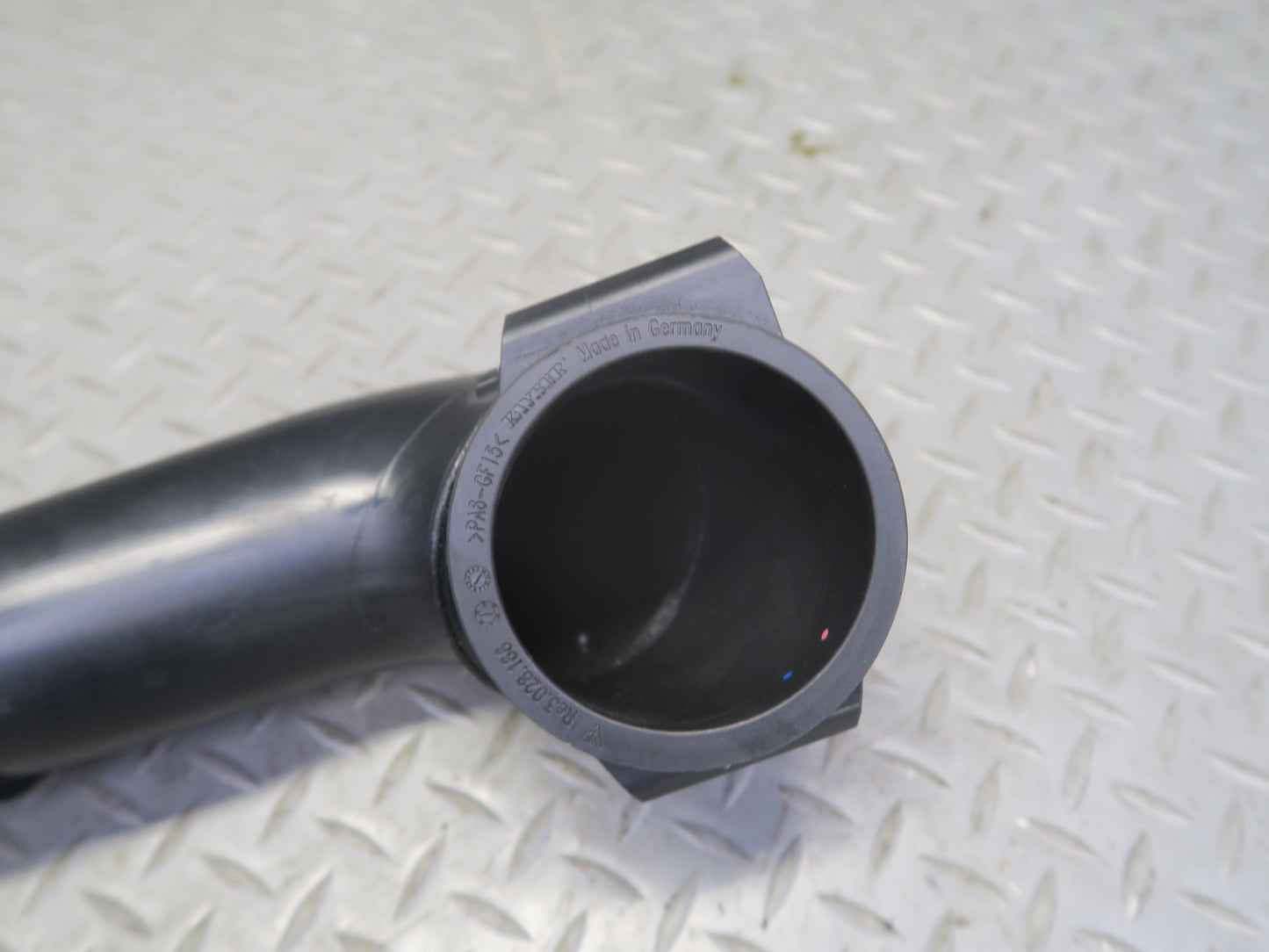 2015-2018 Porsche Macan 3.0L Right Engine Air Intake Hose Pipe Line