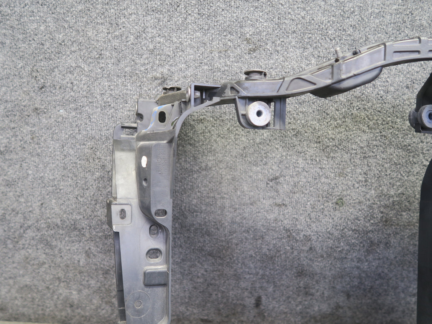 2015-2018 Porsche Macan Front Right Radiator Core Support Bracket
