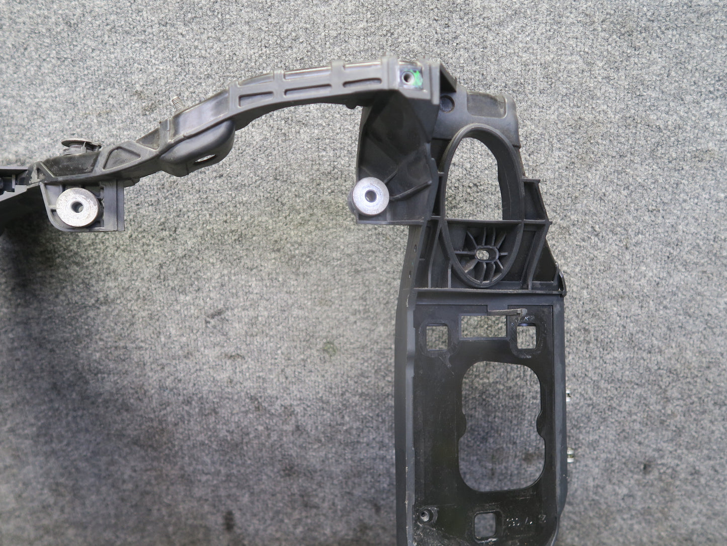 2015-2018 Porsche Macan Front Right Radiator Core Support Bracket