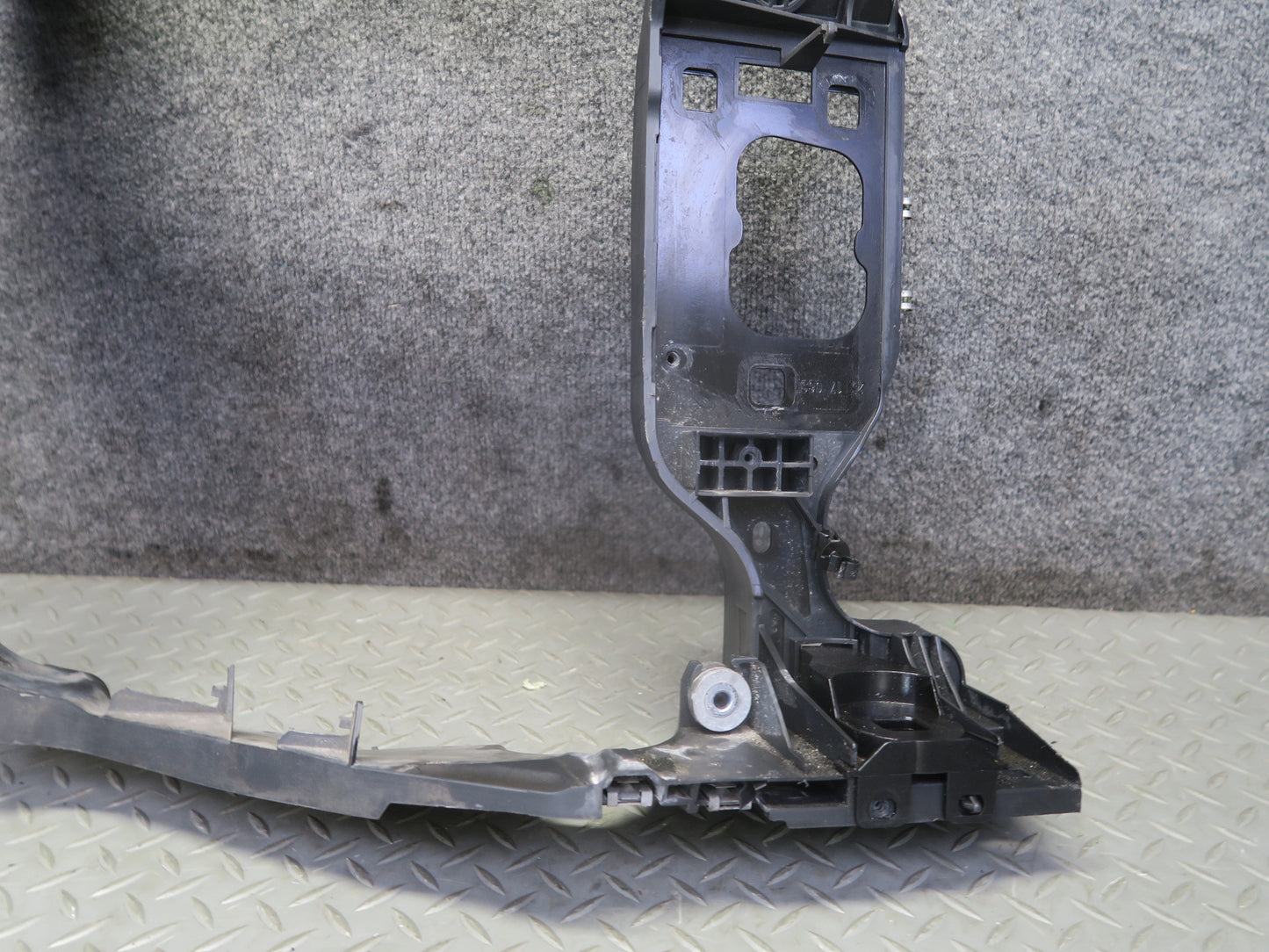 2015-2018 Porsche Macan Front Right Radiator Core Support Bracket