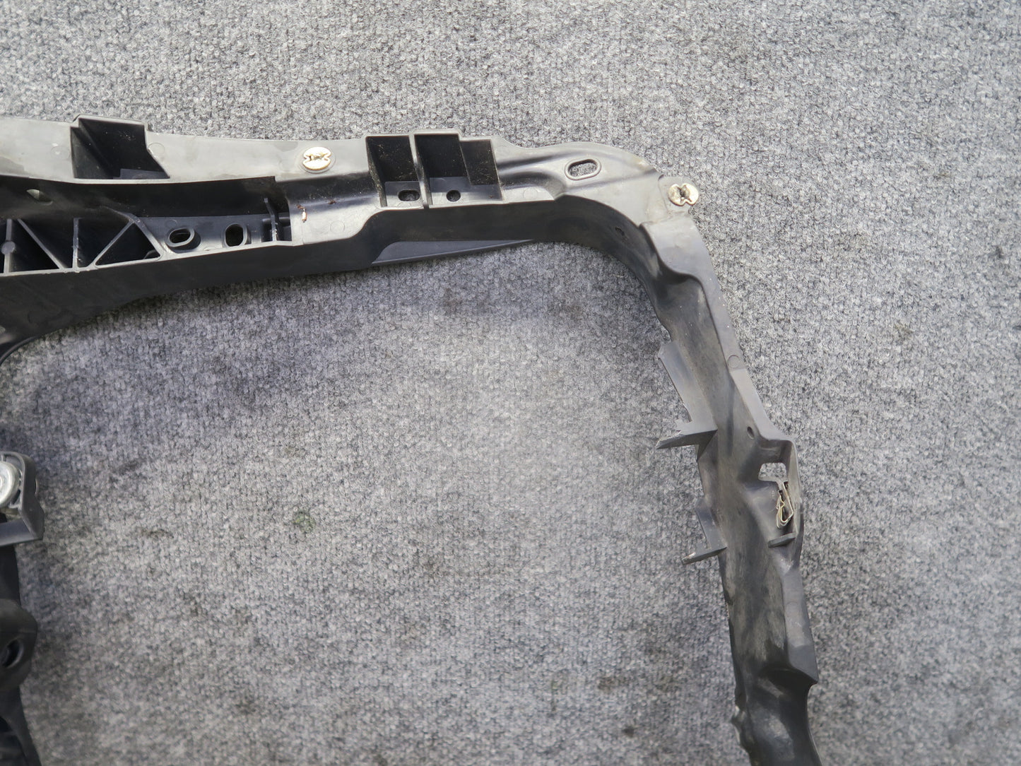 2015-2018 Porsche Macan Front Right Radiator Core Support Bracket