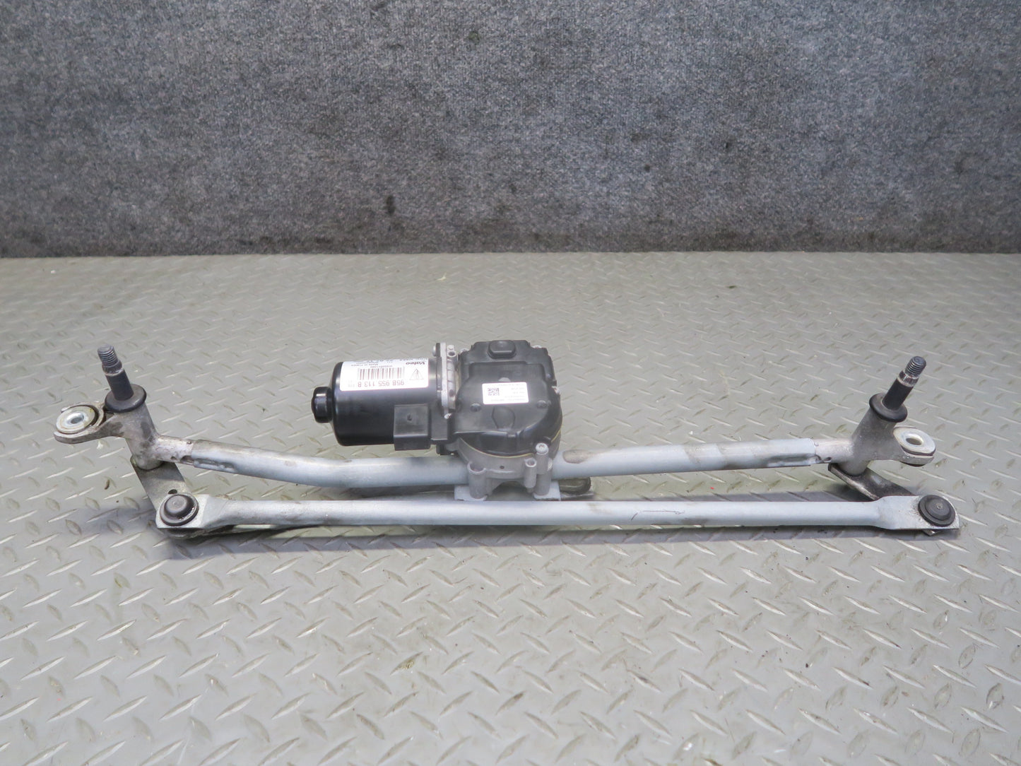 2015-2018 Porsche Macan Windshield Wiper Transmission Linkage w Motor