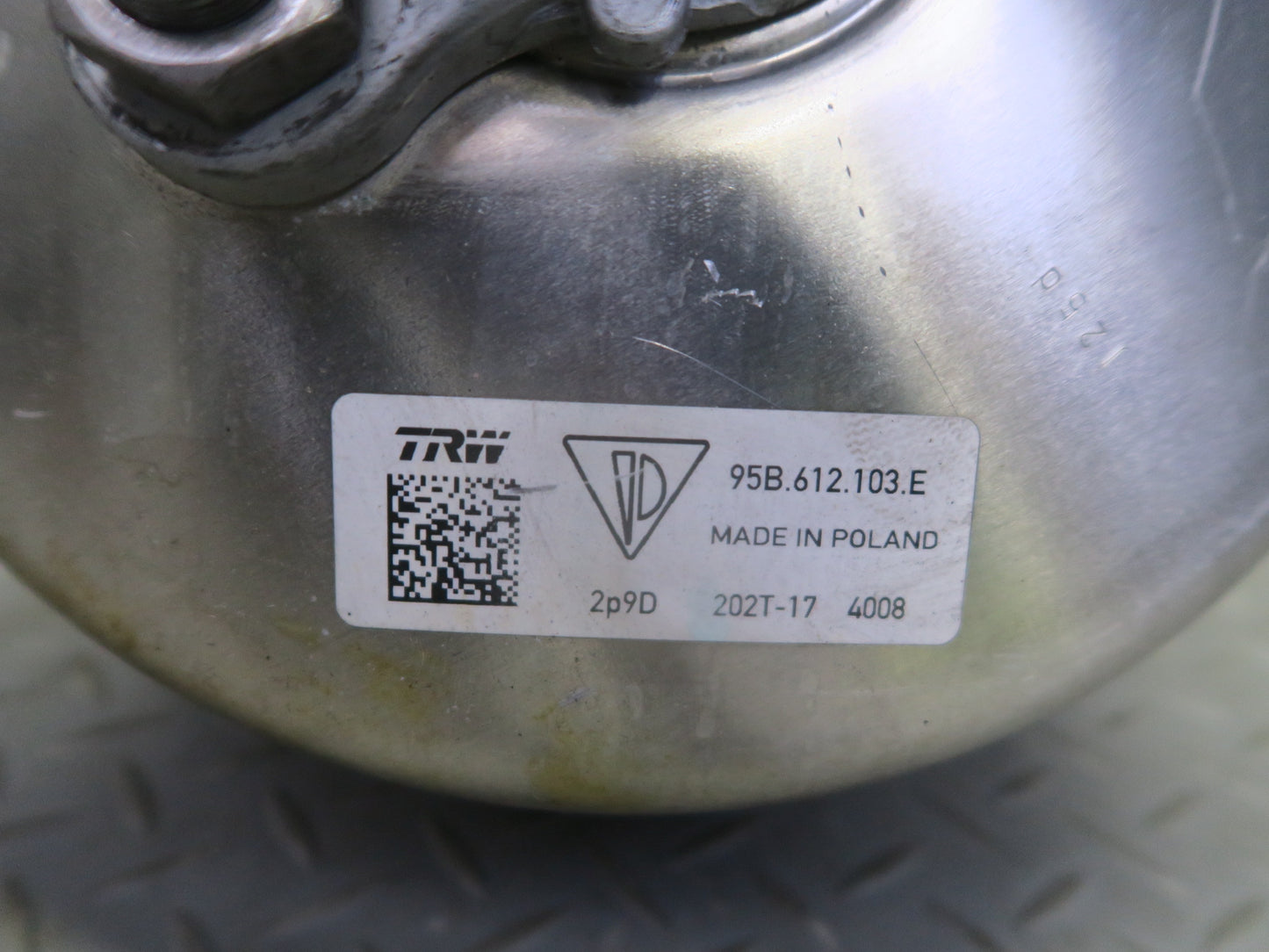 2015-2018 Porsche Macan Brake Master Cylinder Booster Fluid Reservoir Tank