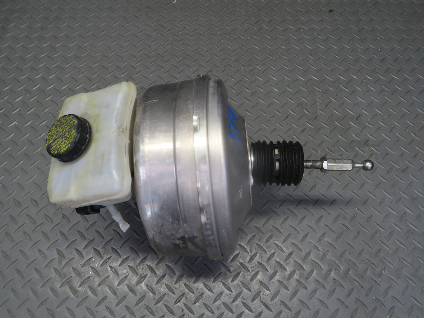2015-2018 Porsche Macan Brake Master Cylinder Booster Fluid Reservoir Tank