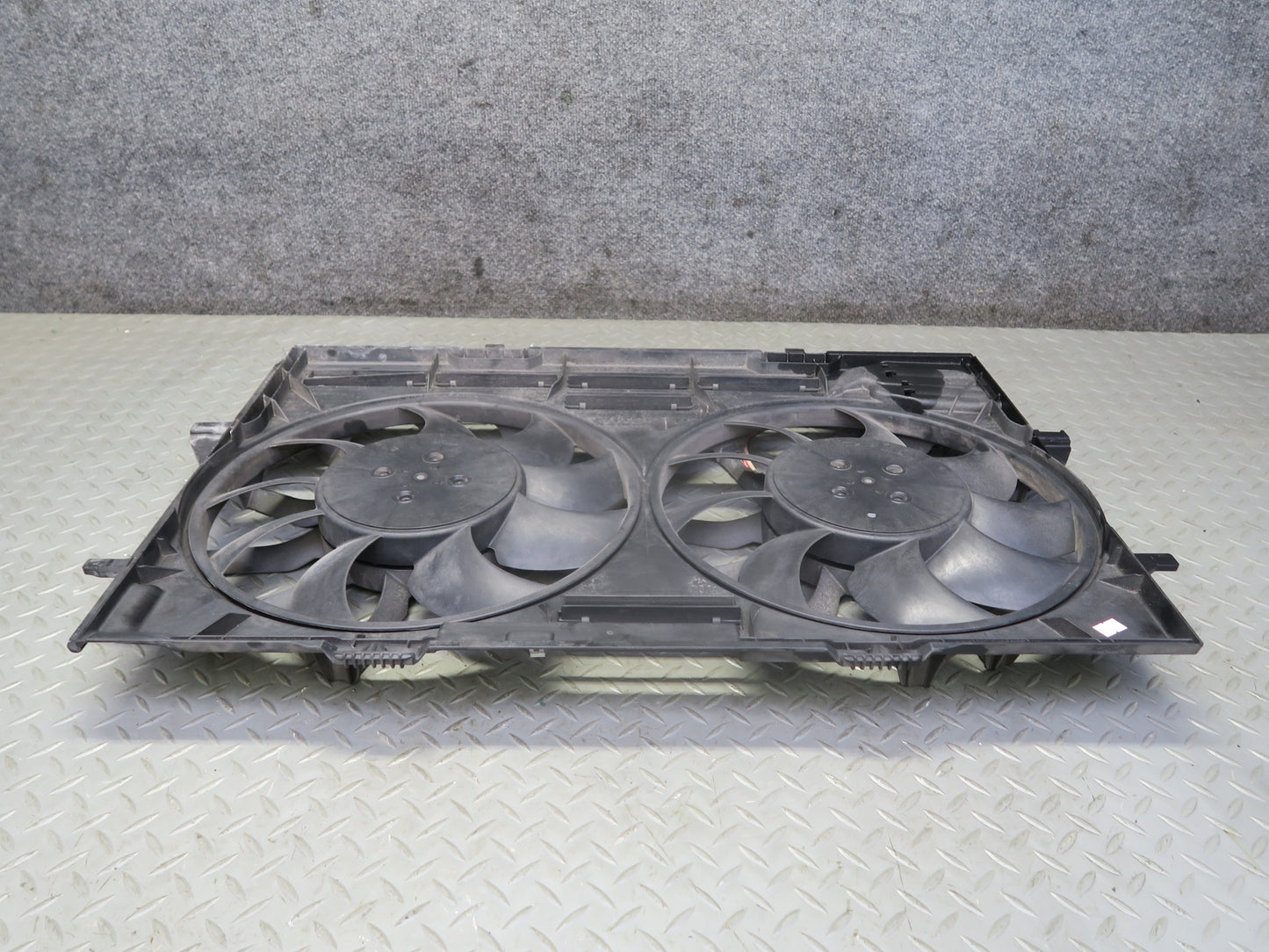 2015-2021 Porsche Macan 3.0L Engine Cooling Radiator Fan Shroud 86k 95B121003A