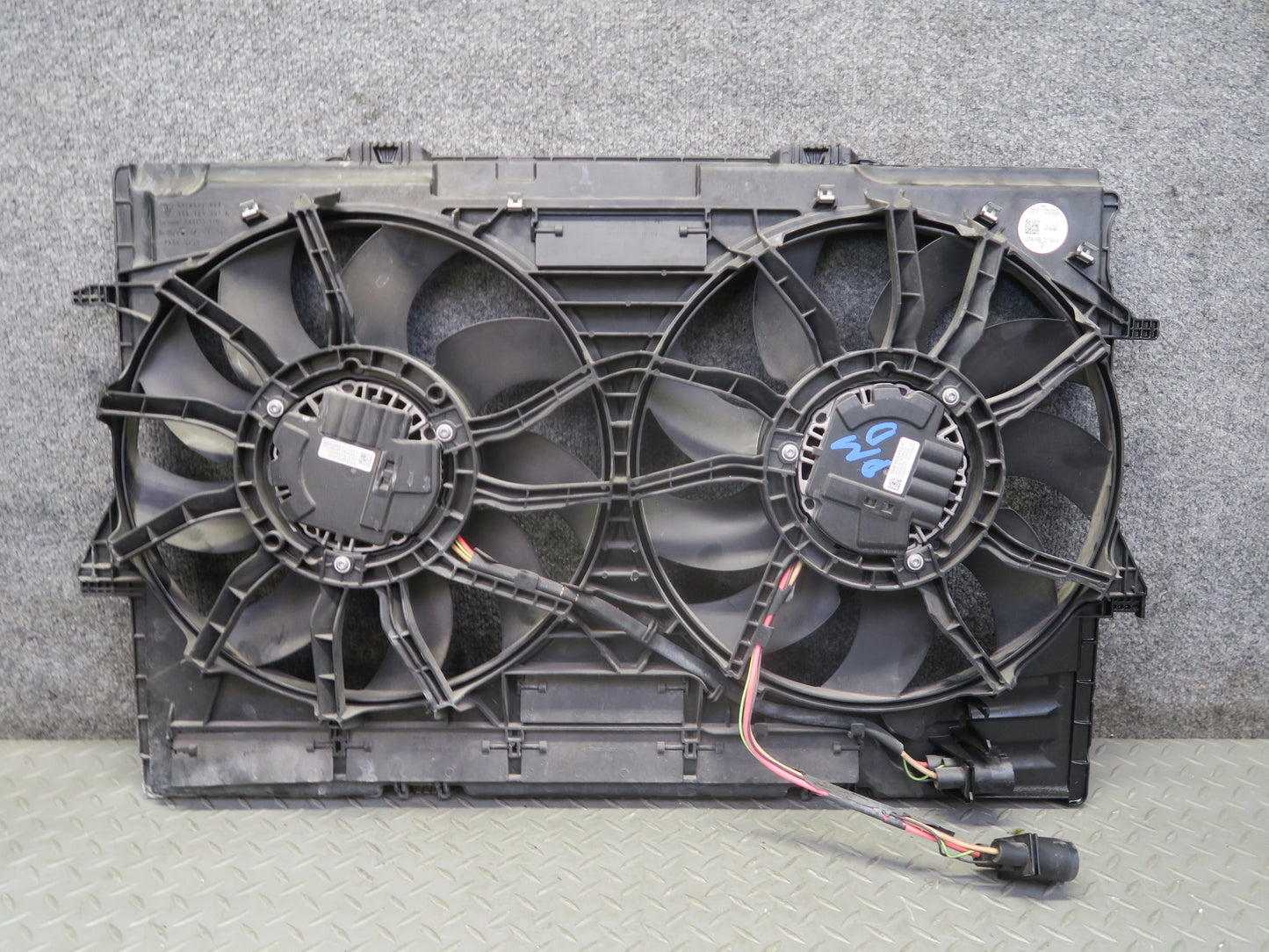 2015-2021 Porsche Macan 3.0L Engine Cooling Radiator Fan Shroud 86k 95B121003A