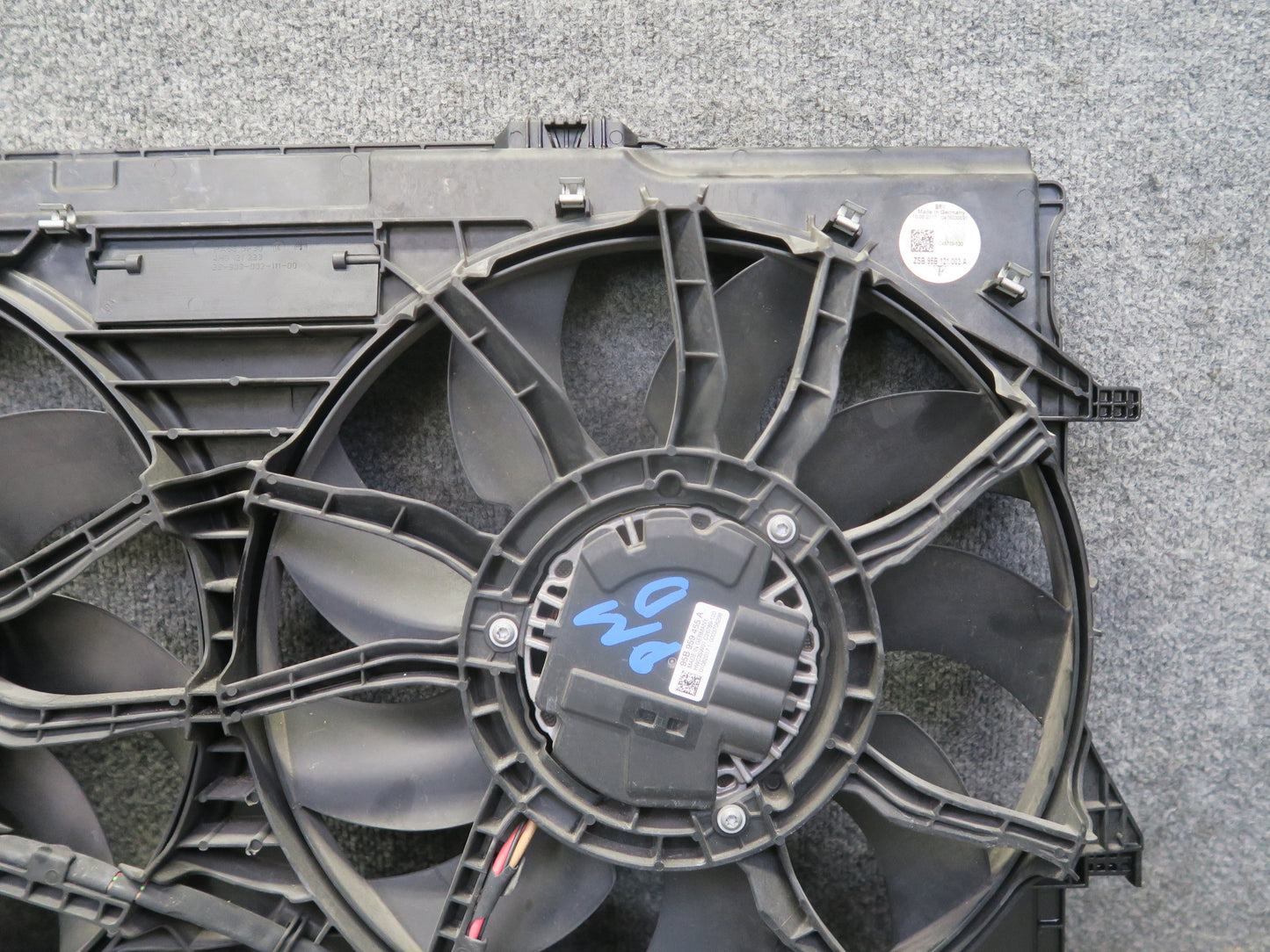 2015-2021 Porsche Macan 3.0L Engine Cooling Radiator Fan Shroud 86k 95B121003A