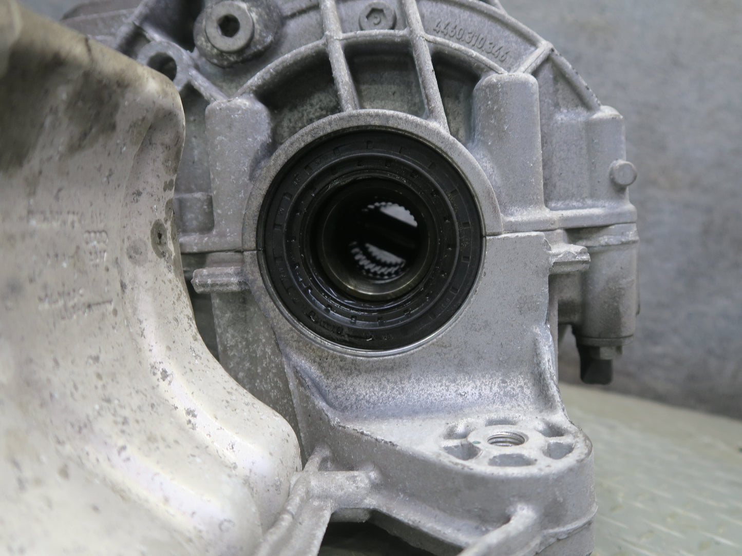 2015-2018 Porsche Macan 3.0L Rear Axle Differential Carrier 4.13 Ratio 86K Miles