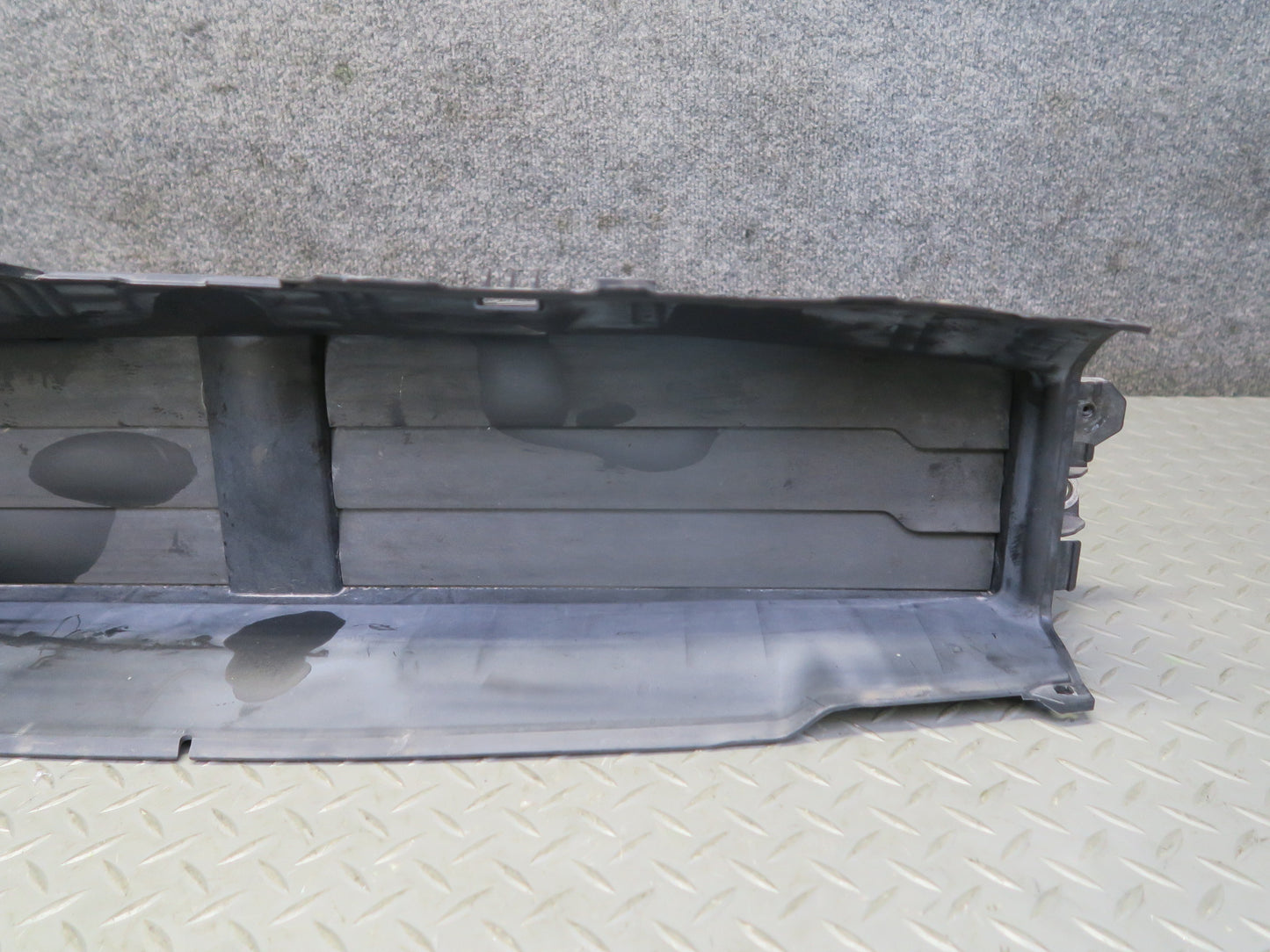 2017-2018 Porsche Macan GTS Front Radiator Air Support Duct 95B121710