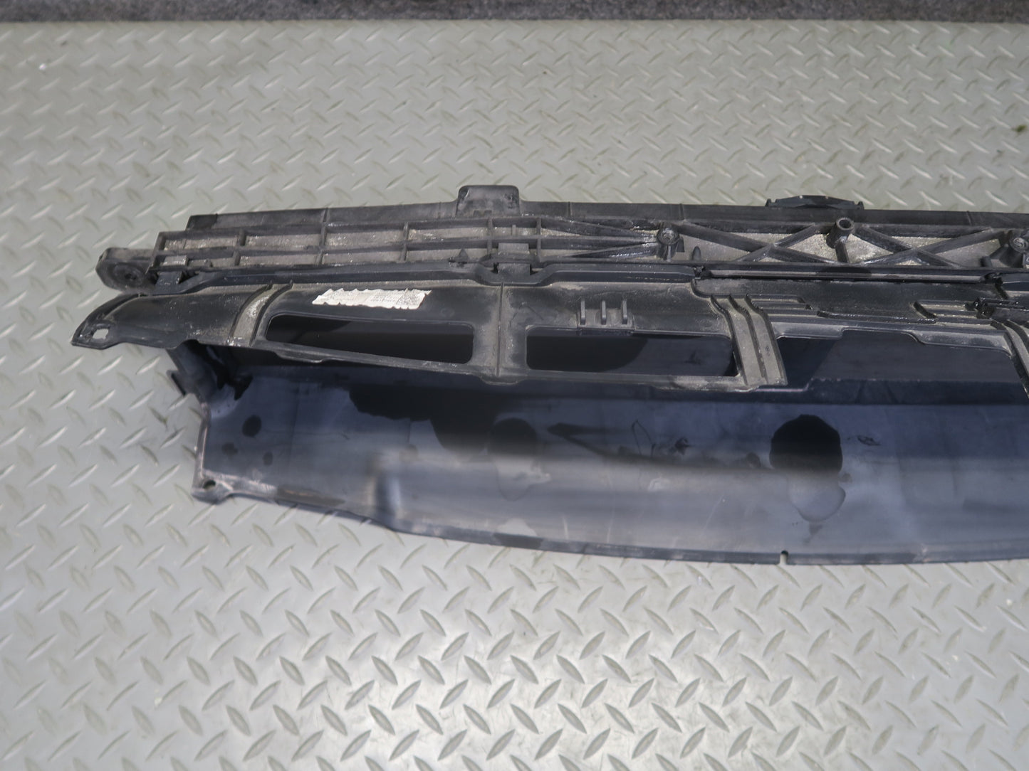 2017-2018 Porsche Macan GTS Front Radiator Air Support Duct 95B121710