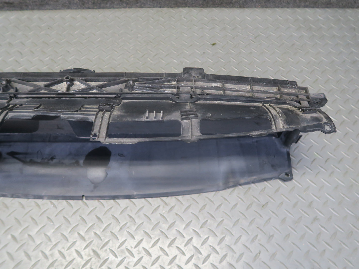 2017-2018 Porsche Macan GTS Front Radiator Air Support Duct 95B121710