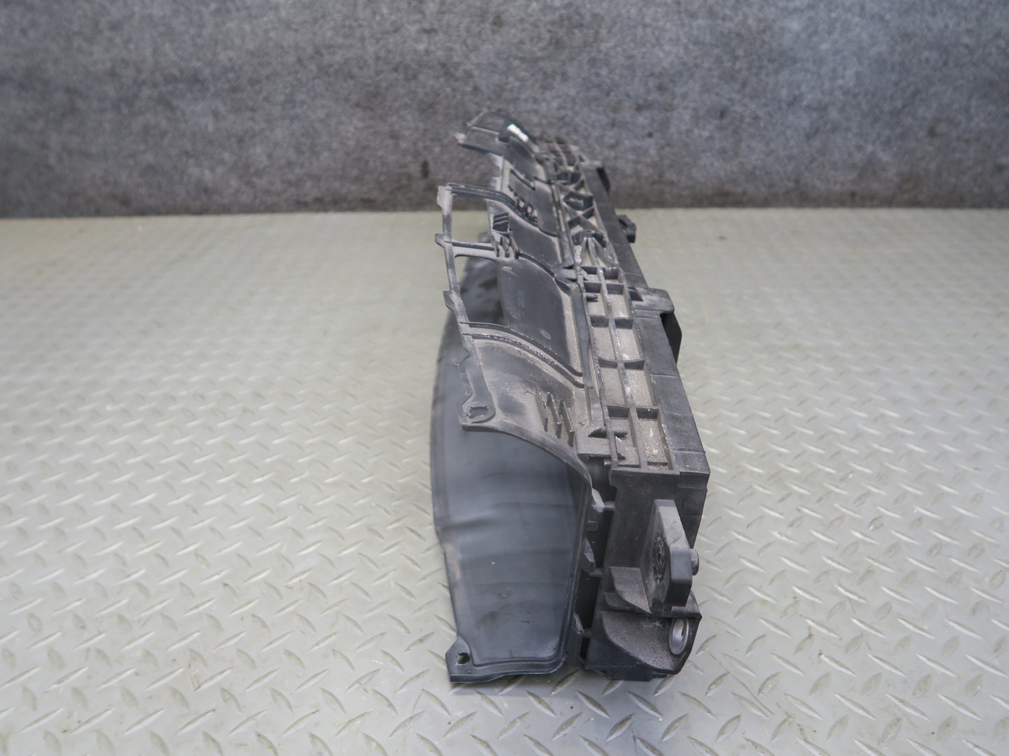 2017-2018 Porsche Macan GTS Front Radiator Air Support Duct 95B121710