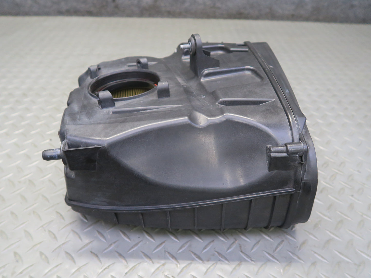 2015-2018 Porsche Macan Engine Right Air Intake Cleaner Filter Box 95B129607B