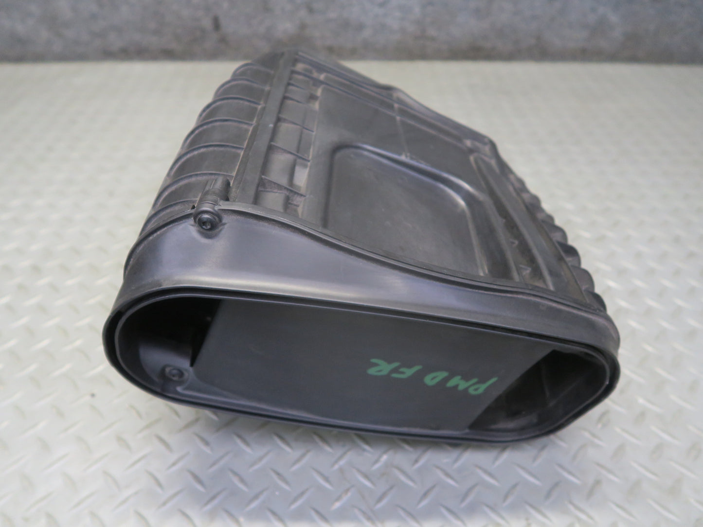 2015-2018 Porsche Macan Engine Right Air Intake Cleaner Filter Box 95B129607B