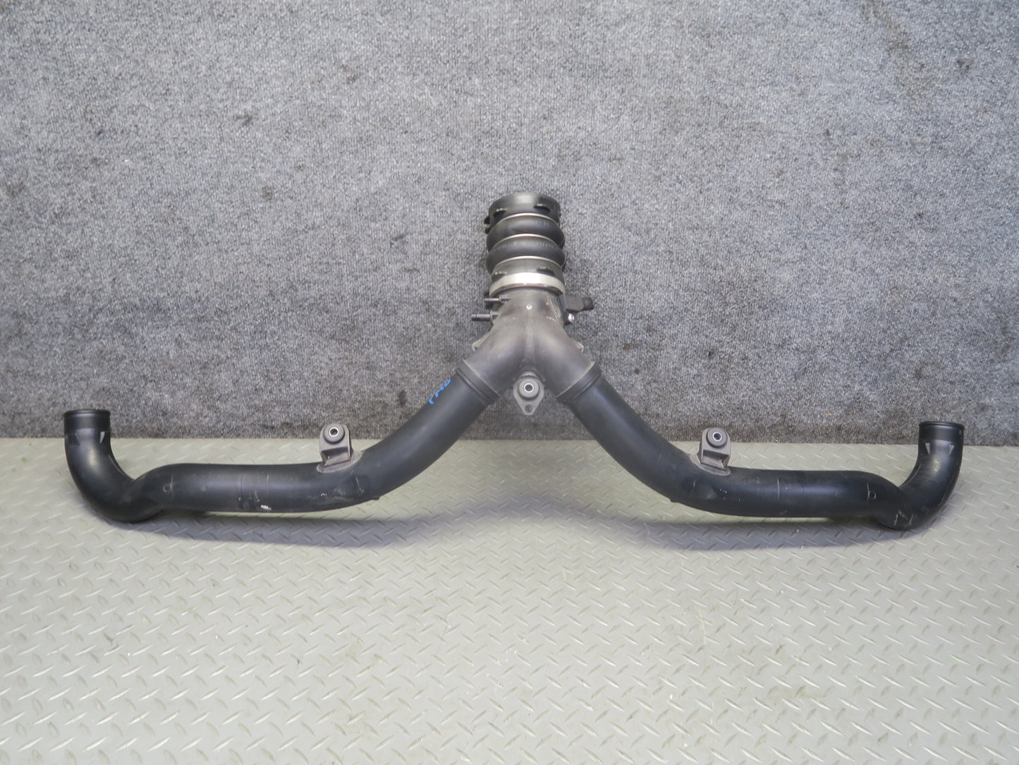 2015-2018 Porsche Macan 3.0L Turbo Intercooler Hose Pipe Line Tube Duct Set