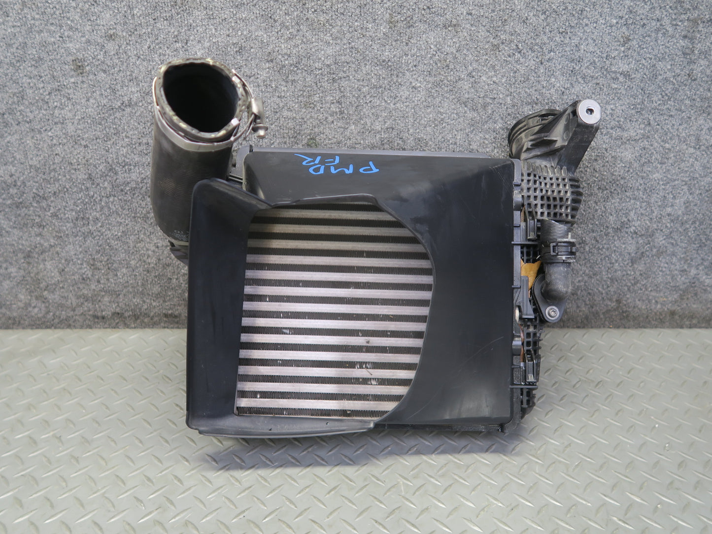 2015-2018 Porsche Macan 3.0L 3.6L Right Intercooler w Shroud