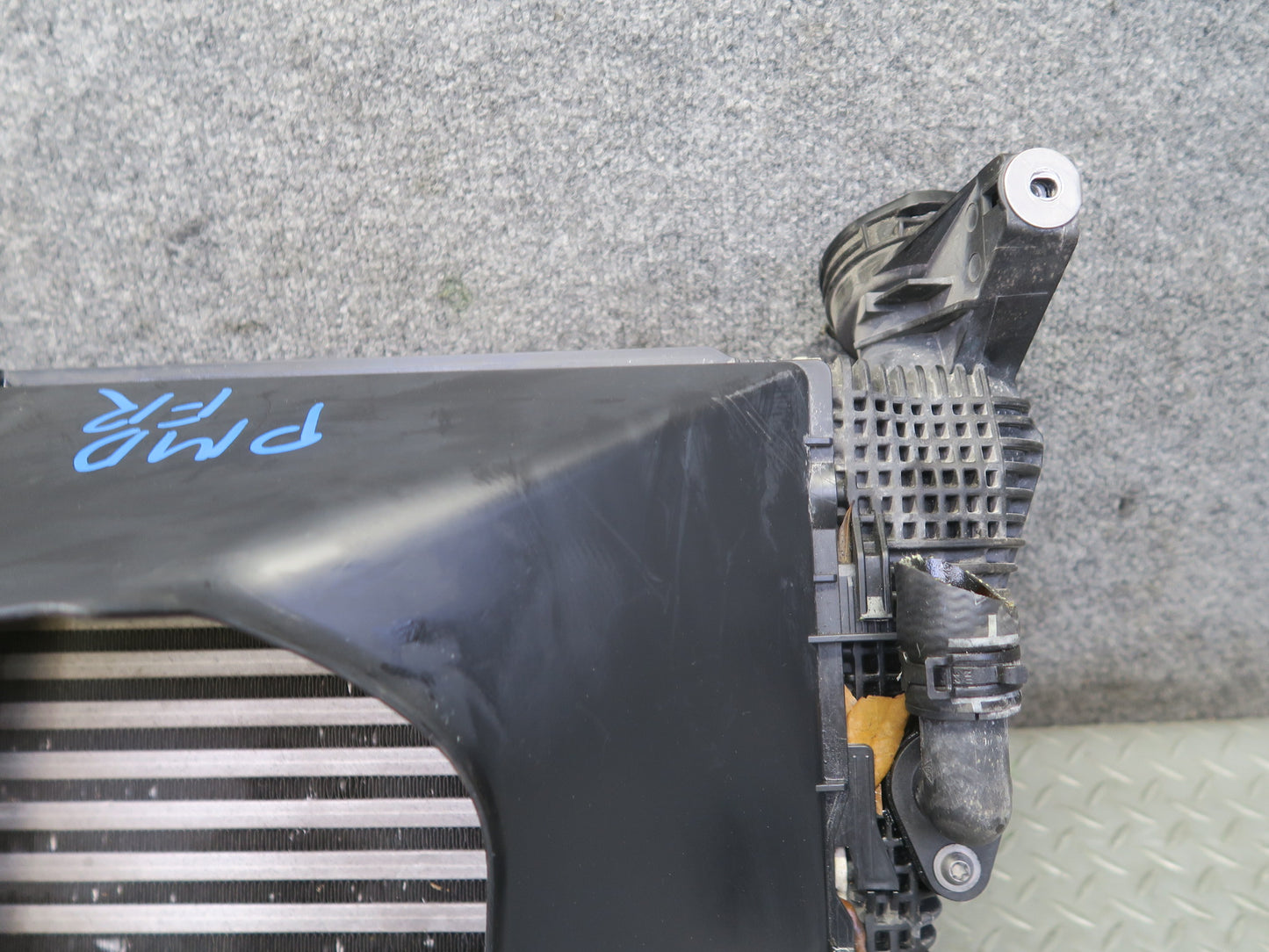 2015-2018 Porsche Macan 3.0L 3.6L Right Intercooler w Shroud