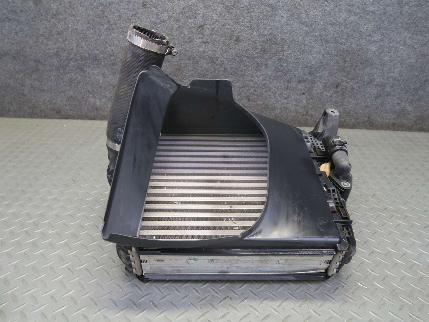 2015-2018 Porsche Macan 3.0L 3.6L Right Intercooler w Shroud