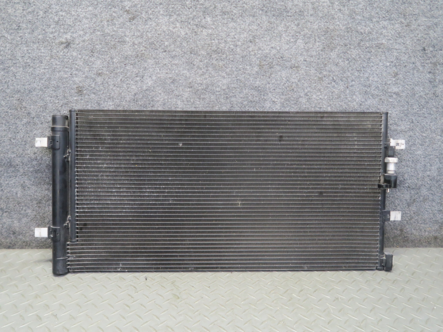 2015-2018 Porsche Macan A/C Air Condition Condenser 4G0260401Q