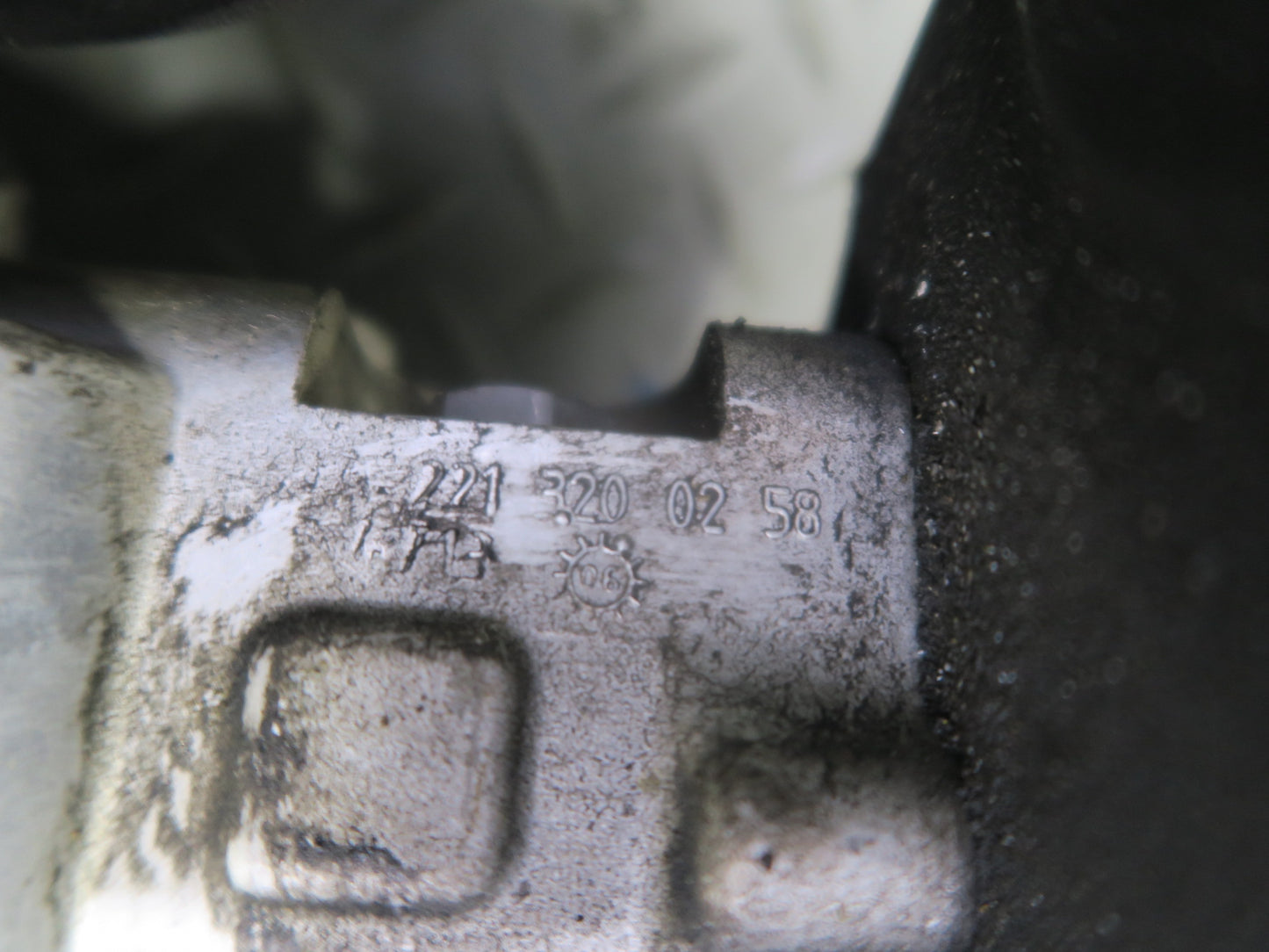 07-12 Mercedes R230 SL550 Front ABC Hydraulic Suspension Valve Block Pump OEM