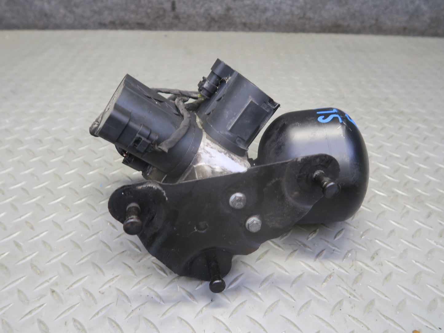 07-12 Mercedes R230 SL550 Front ABC Hydraulic Suspension Valve Block Pump OEM
