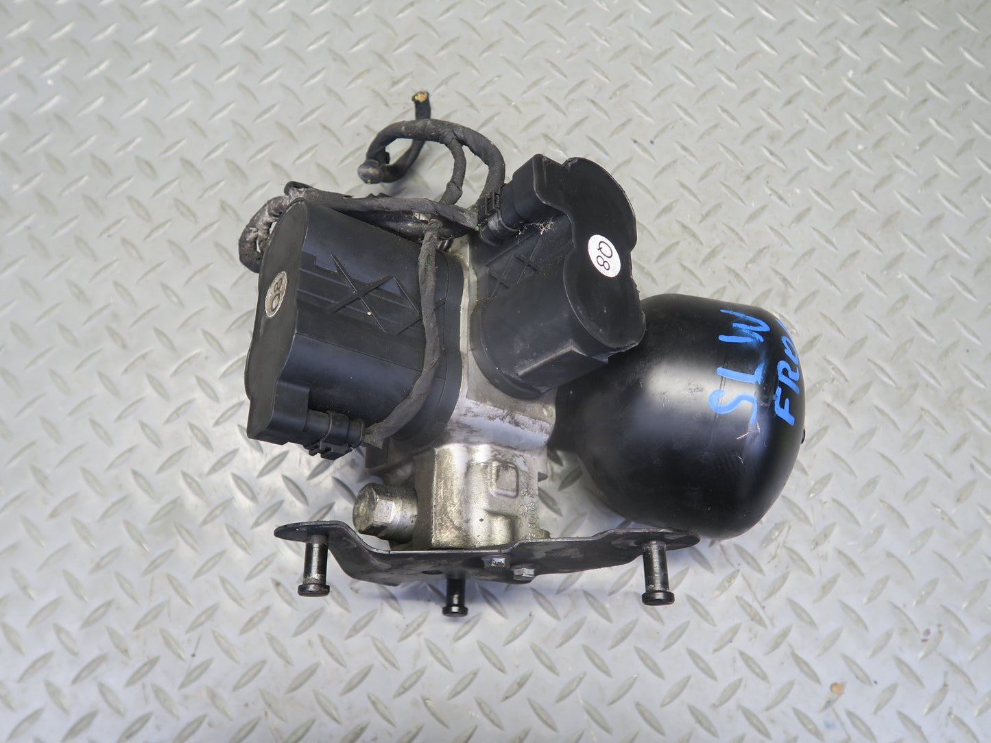 07-12 Mercedes R230 SL550 Front ABC Hydraulic Suspension Valve Block Pump OEM