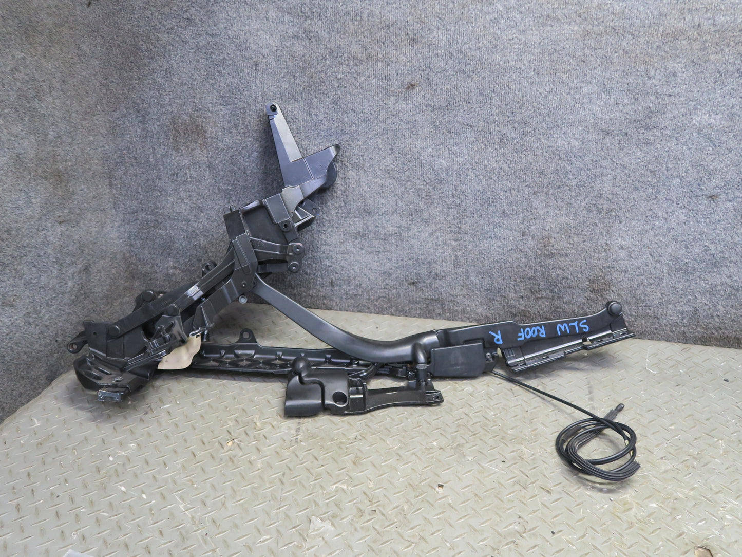 03-08 Mercedes R230 Sl-class Convertible Set of 2 Hard TOP Roof Hinge Set OEM