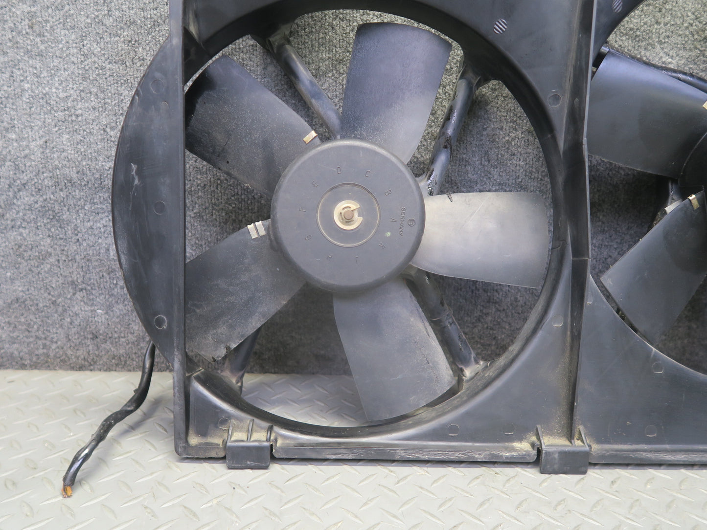 1987-1989 Porsche 928 S4 Engine Cooling Fan Motor Shroud 92810625902
