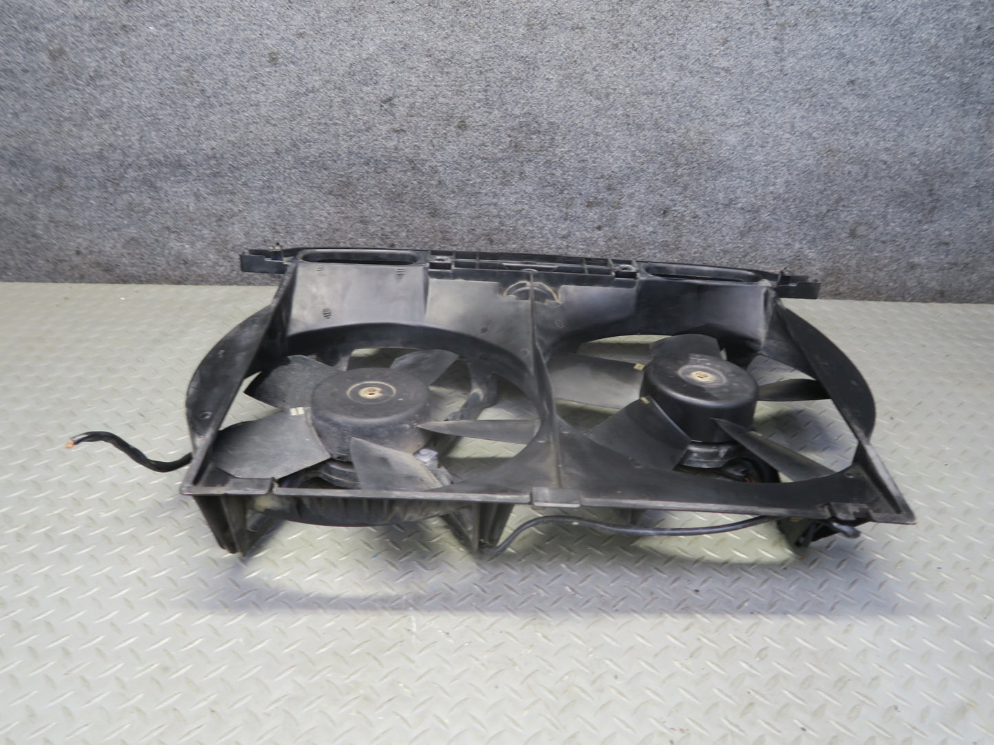 1987-1989 Porsche 928 S4 Engine Cooling Fan Motor Shroud 92810625902