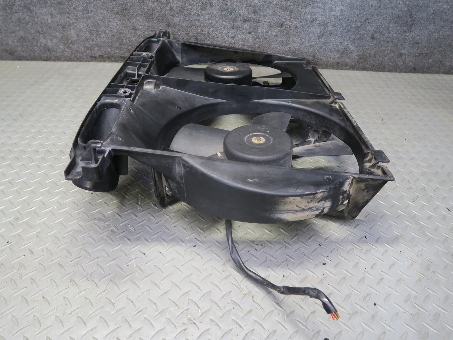 1987-1989 Porsche 928 S4 Engine Cooling Fan Motor Shroud 92810625902