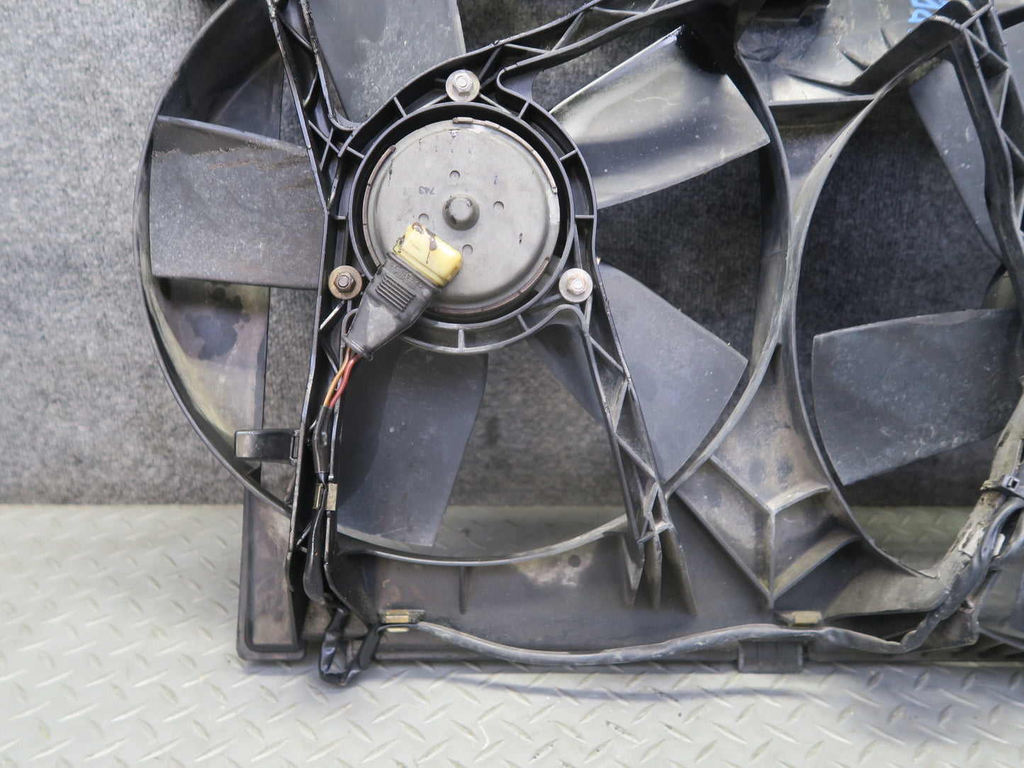 1987-1989 Porsche 928 S4 Engine Cooling Fan Motor Shroud 92810625902