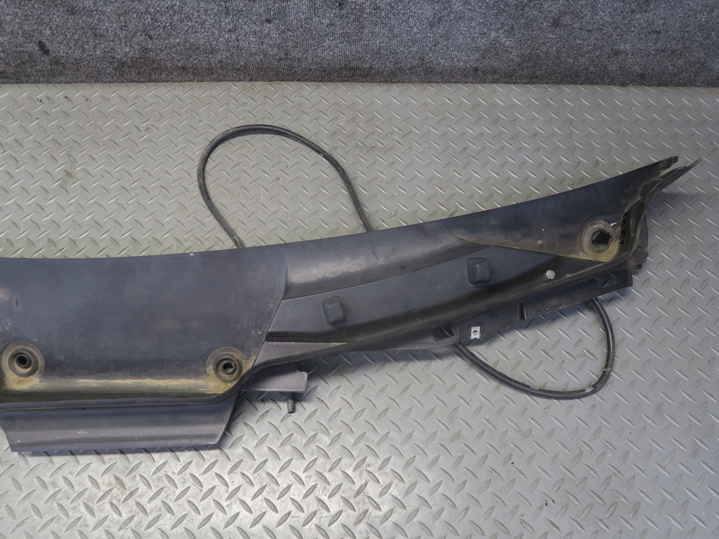 2014-2019 Mercedes X166 GL Gls-class Windshield Cowl Water Drain Cover Panel