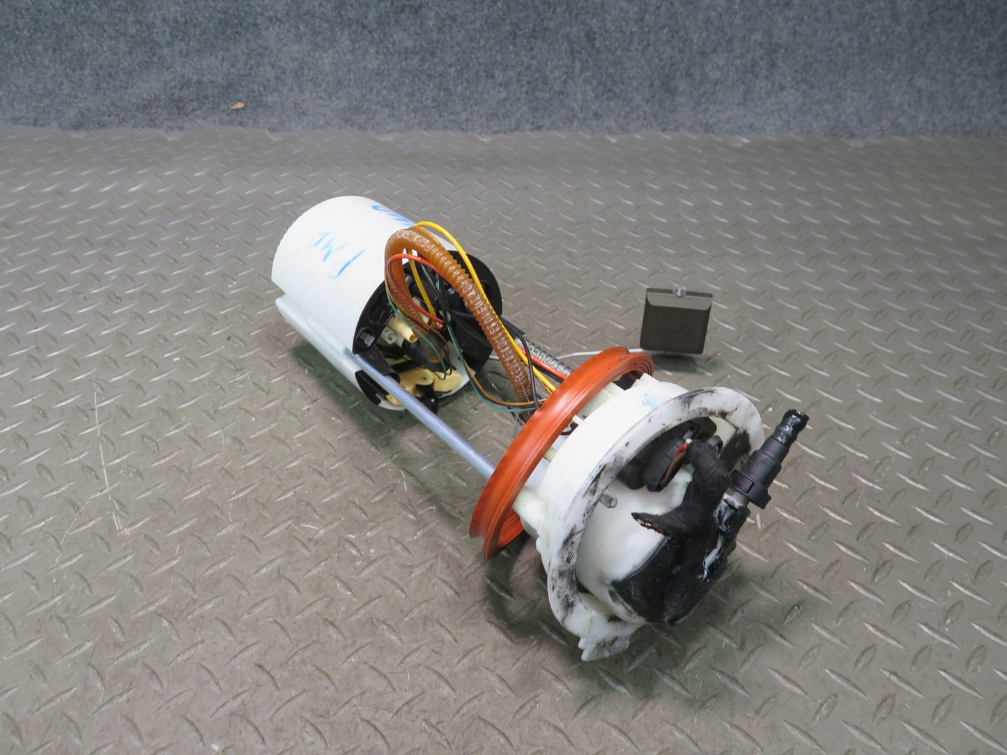 2015-2018 Porsche Macan 3.0L Turbo Fuel Pump Level Sensor Assembly