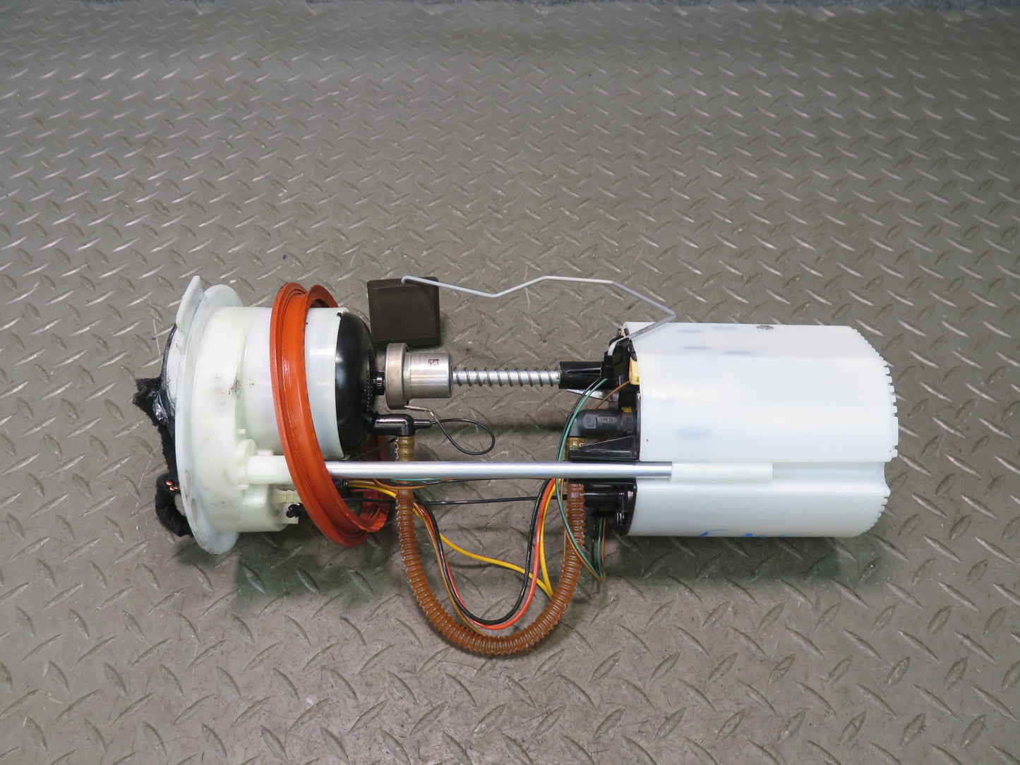 2015-2018 Porsche Macan 3.0L Turbo Fuel Pump Level Sensor Assembly
