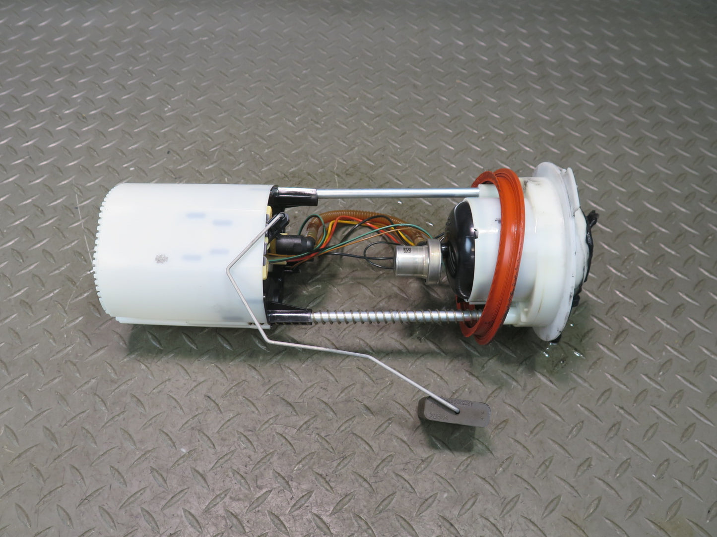 2015-2018 Porsche Macan 3.0L Turbo Fuel Pump Level Sensor Assembly