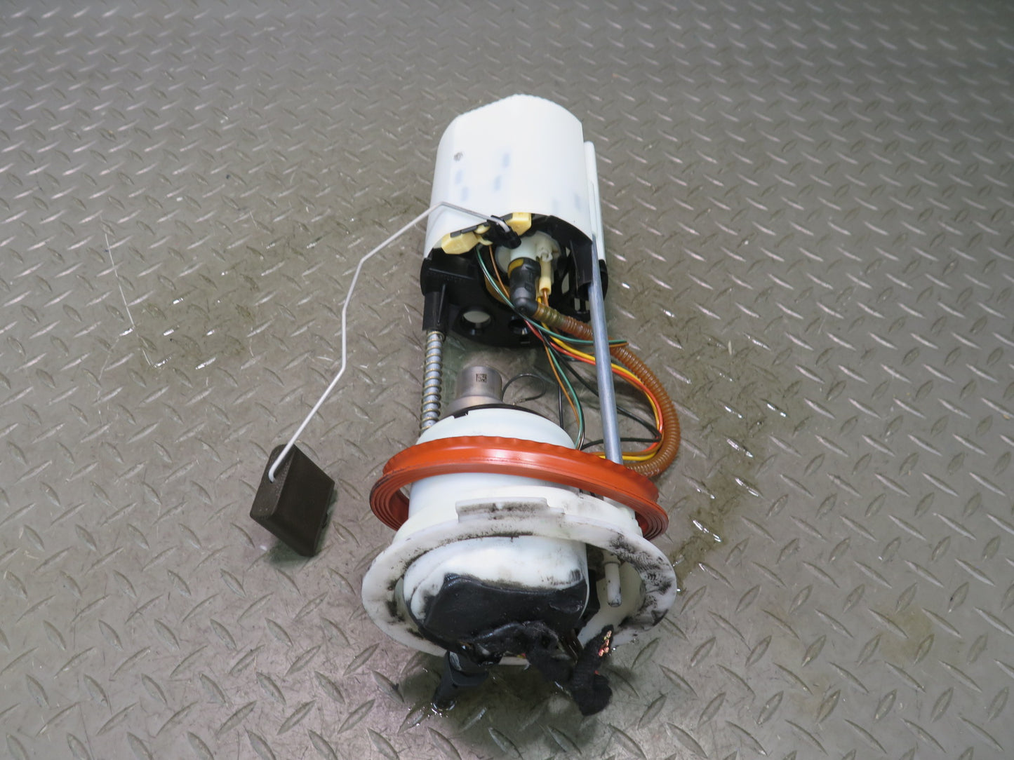 2015-2018 Porsche Macan 3.0L Turbo Fuel Pump Level Sensor Assembly