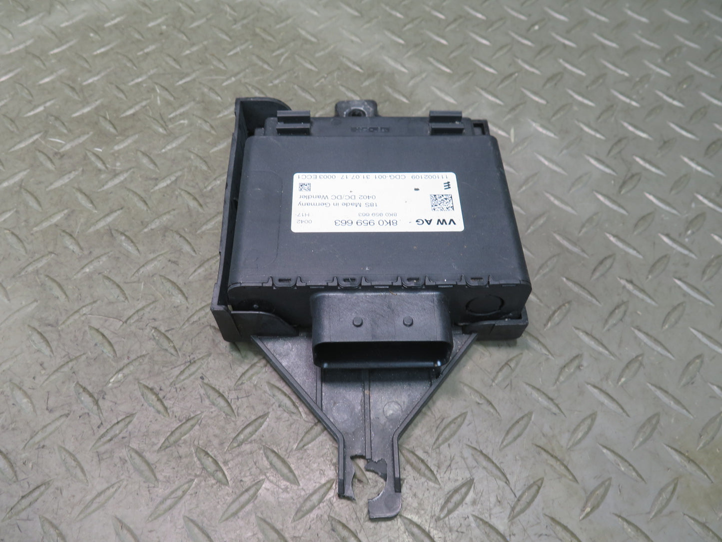 2015-2025 Porsche Macan Voltage Stabilizer Control Module 8K0959663