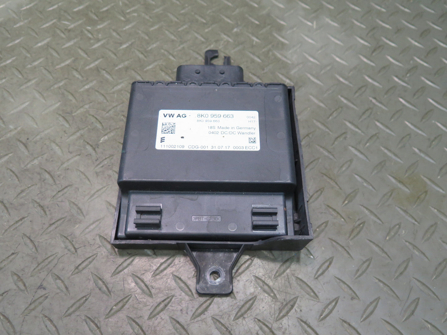 2015-2025 Porsche Macan Voltage Stabilizer Control Module 8K0959663
