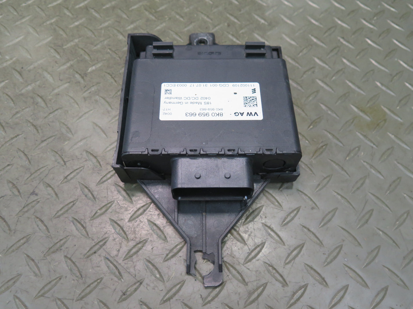 2015-2025 Porsche Macan Voltage Stabilizer Control Module 8K0959663