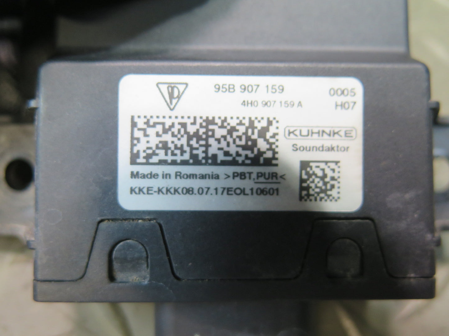 2015-2018 Porsche Macan Engine Sound Control Module 95B907159